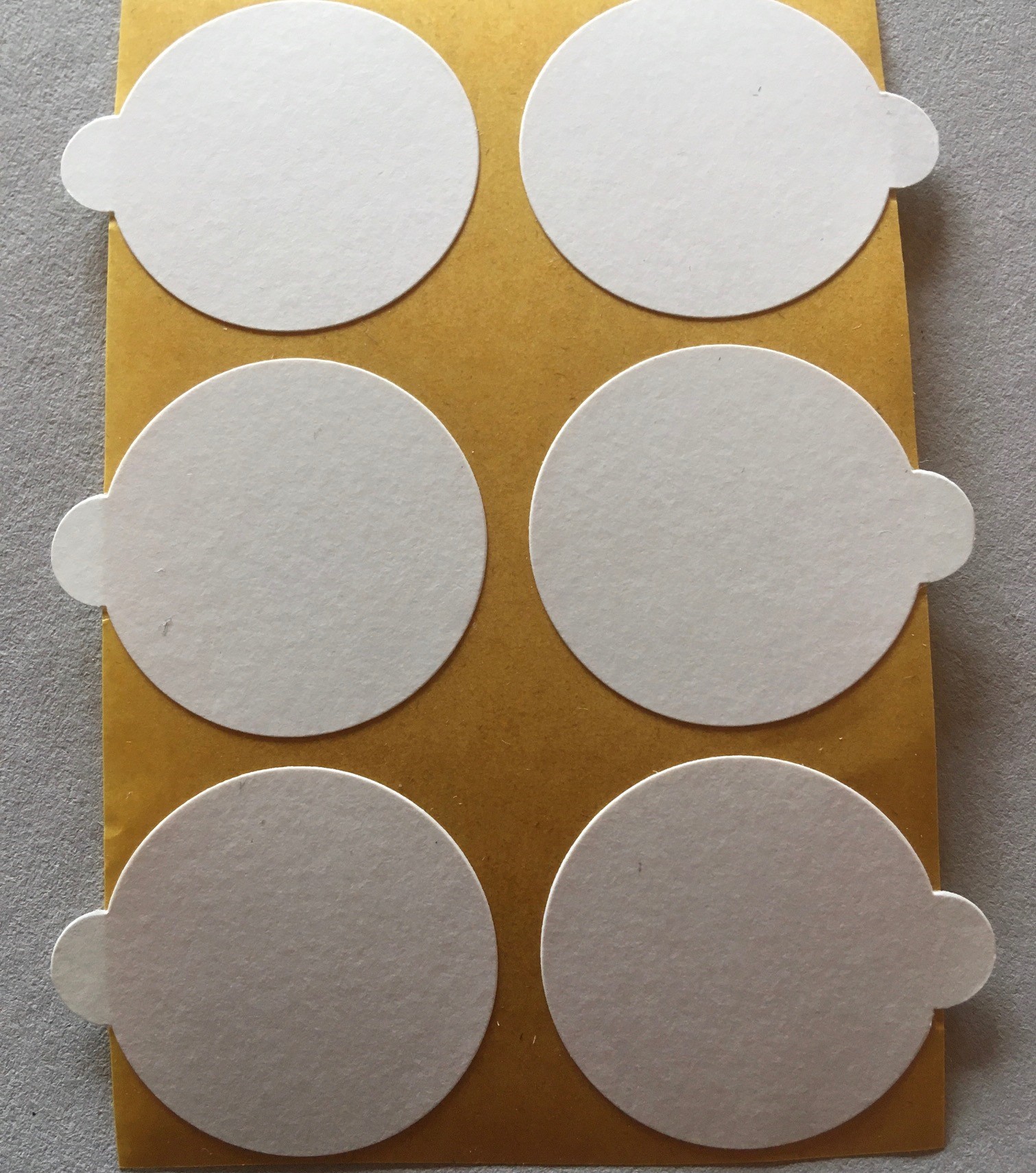 Doppelklebepunkte, 30 mm mit Anfasslasche