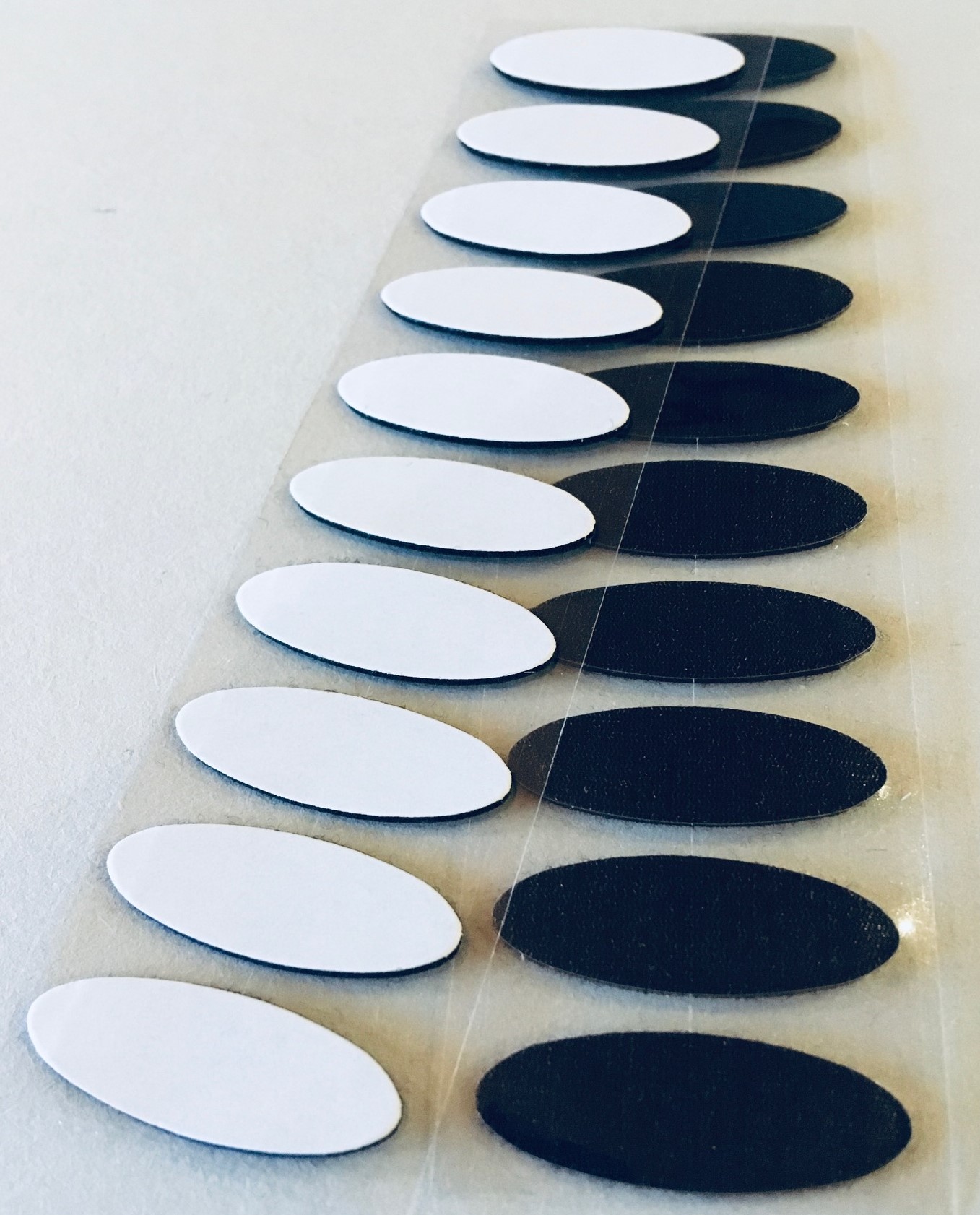 Klettpunkte Easy Coins, 12x33 mm, oval, schwarz