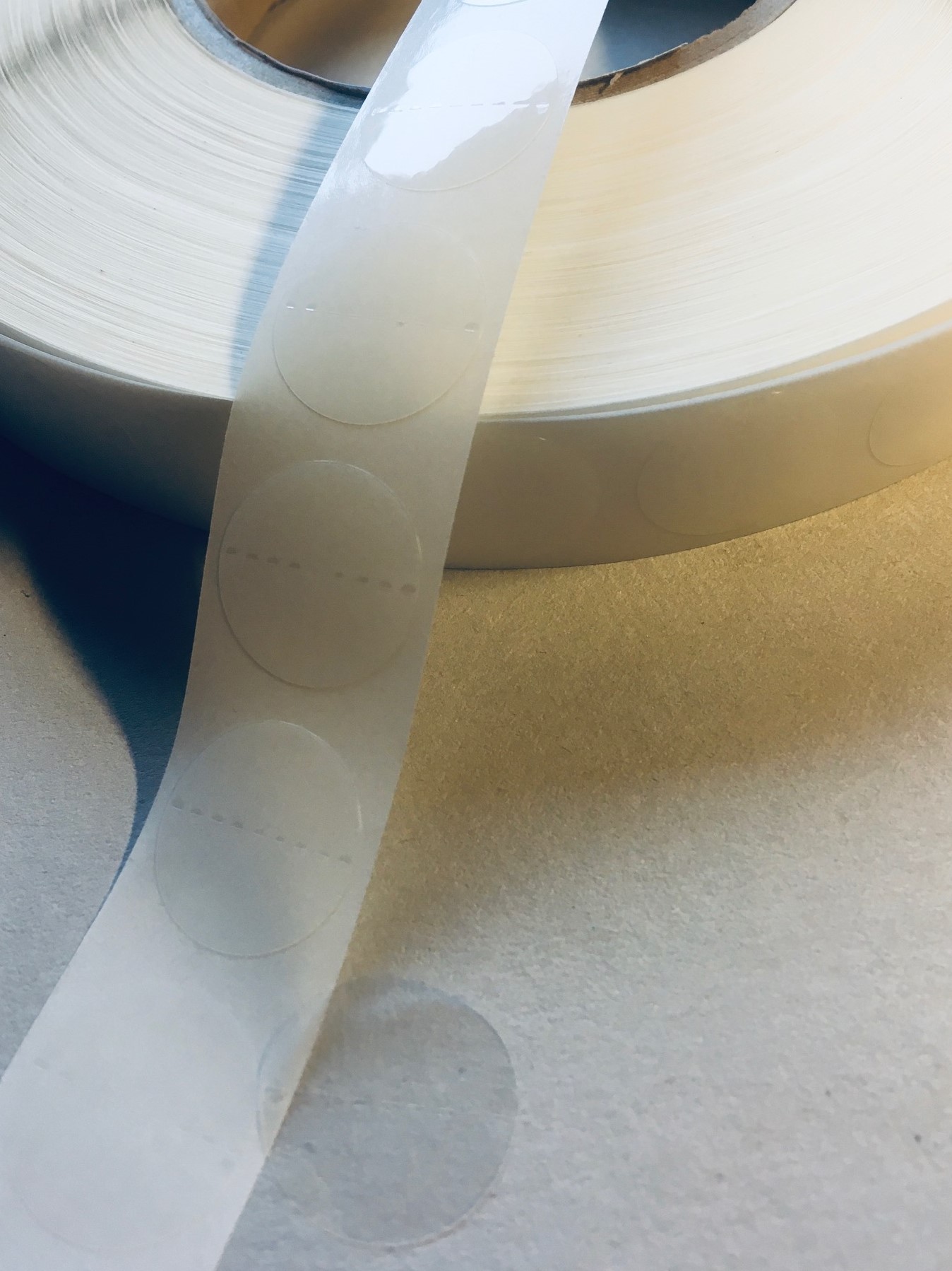 Haftpunkte einseitig klebend, 20 mm, mit Querperforation